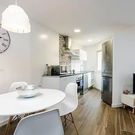 Apartment Stylish&bright Close To Subway