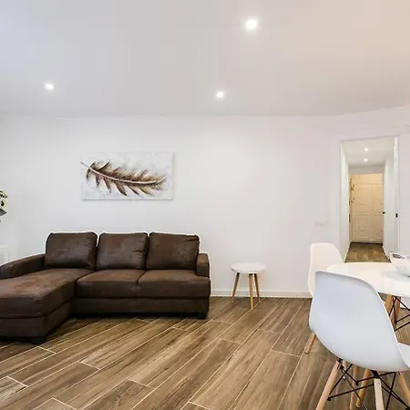 Stylish&bright Close To Subway Apartment