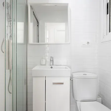Apartment Stylish&bright Close To Subway