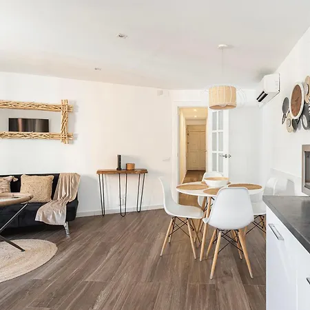 Apartment Stylish&bright Close To Subway