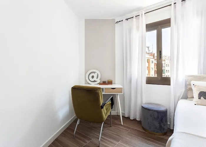 Stylish&bright Close To Subway Appartamento *
